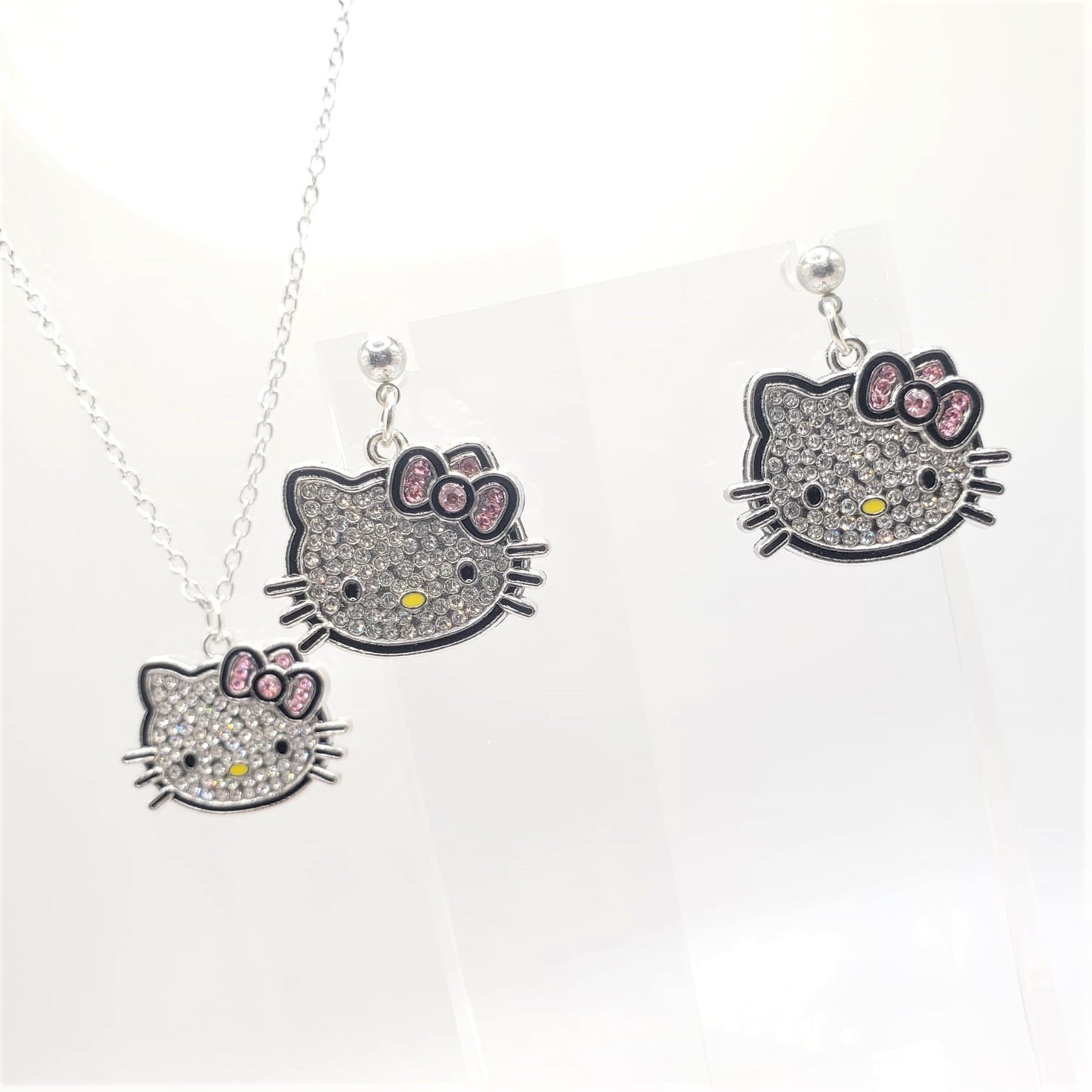 Hello Kitty Dangle Earrings