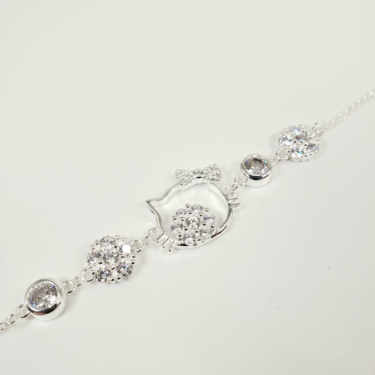 Hello Kitty Shiny Diamond Bracelet