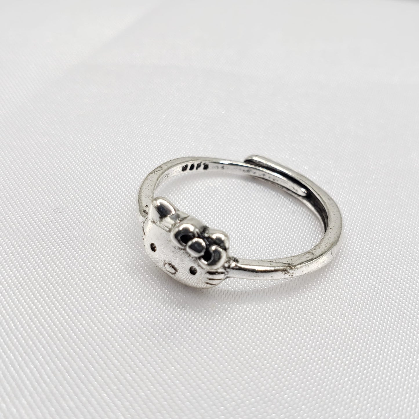 Simple Hello Kitty Ring