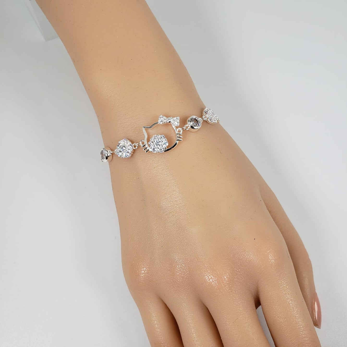 Hello Kitty Shiny Diamond Bracelet